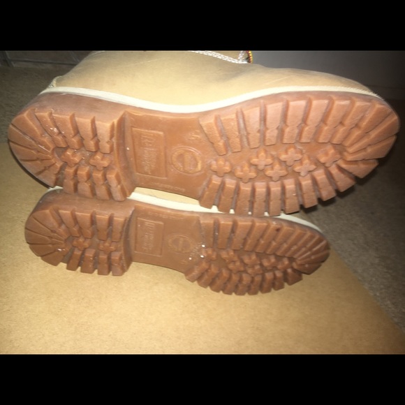 Timberland Shoes - Picture 8 of 9